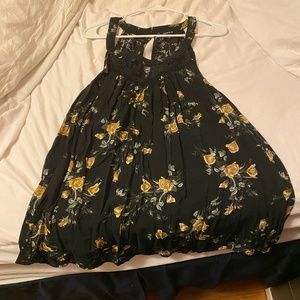 Black flower tank top